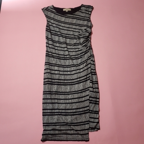 LOFT Dresses & Skirts - Loft Line Print Design Pattern Knit Black and White Professional Work Sleevless